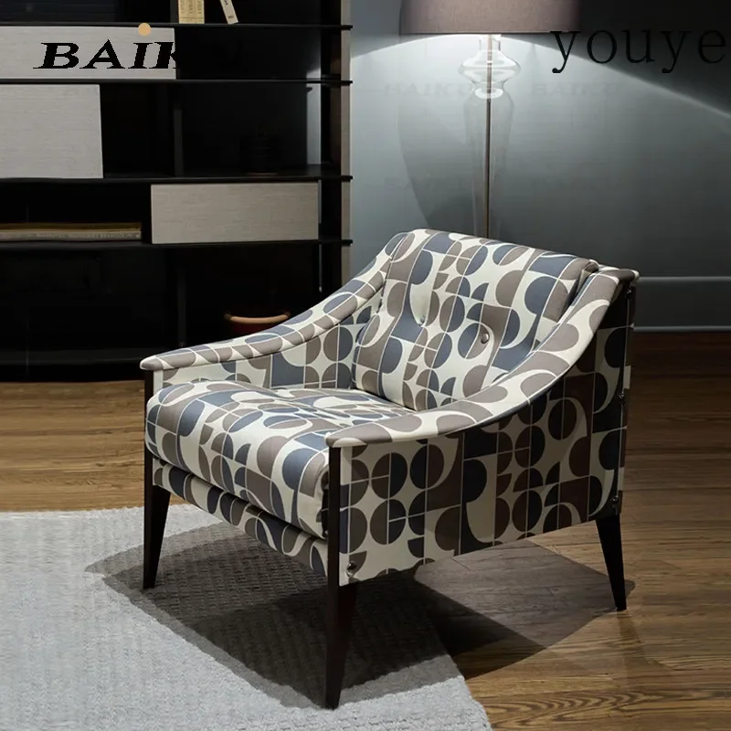 Modern Simple Meeting Single Chair Solid Wood Sofa Chair Designer Abstract Printing Negotiation Leisure Chair Model Room X32