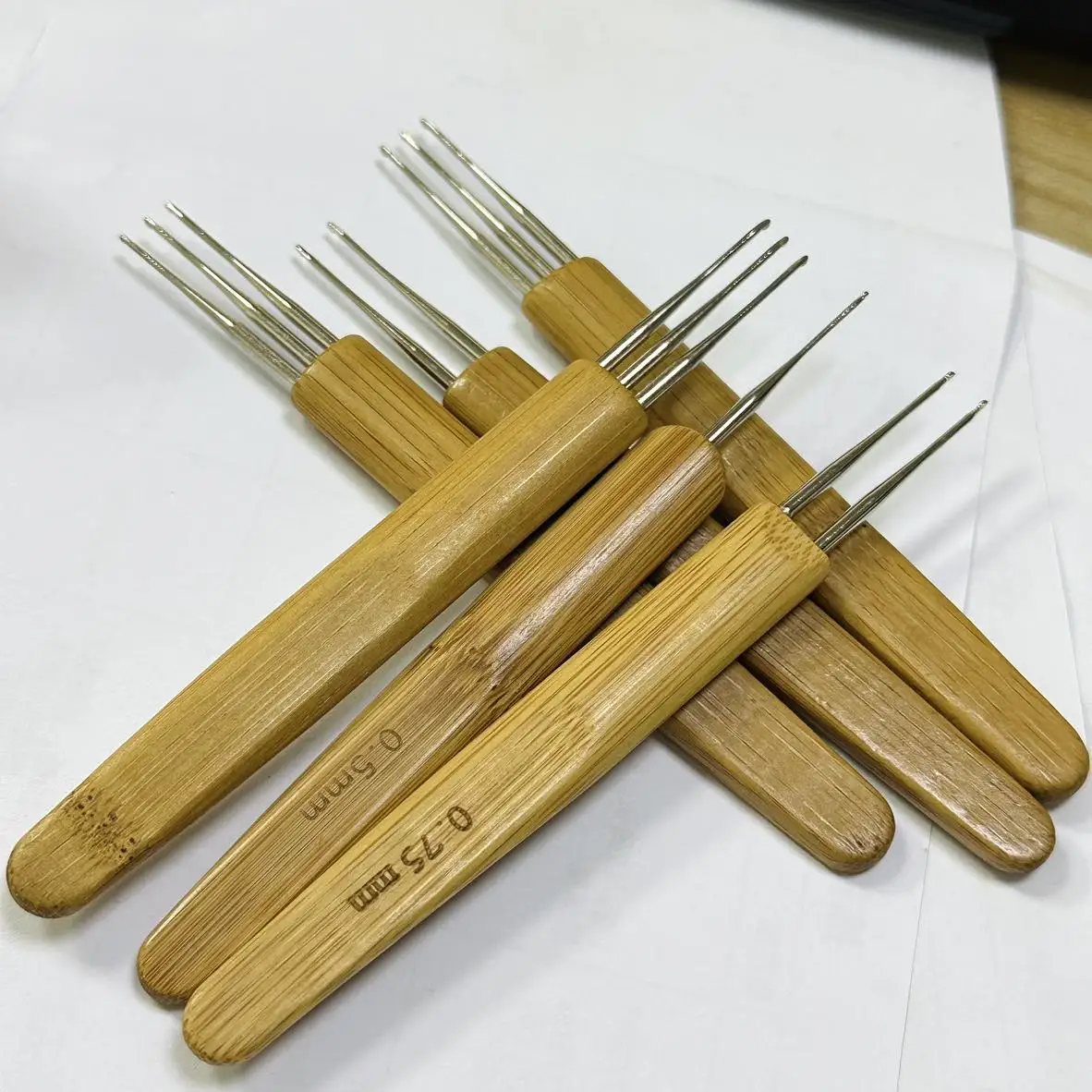 

Бамбуковые спицы для вязания крючком, крючки для пряжи, ручка, крючок, инструменты для самостоятельного изготовления, швейные аксессуары, иглы для рукоделия с кружевным плетением