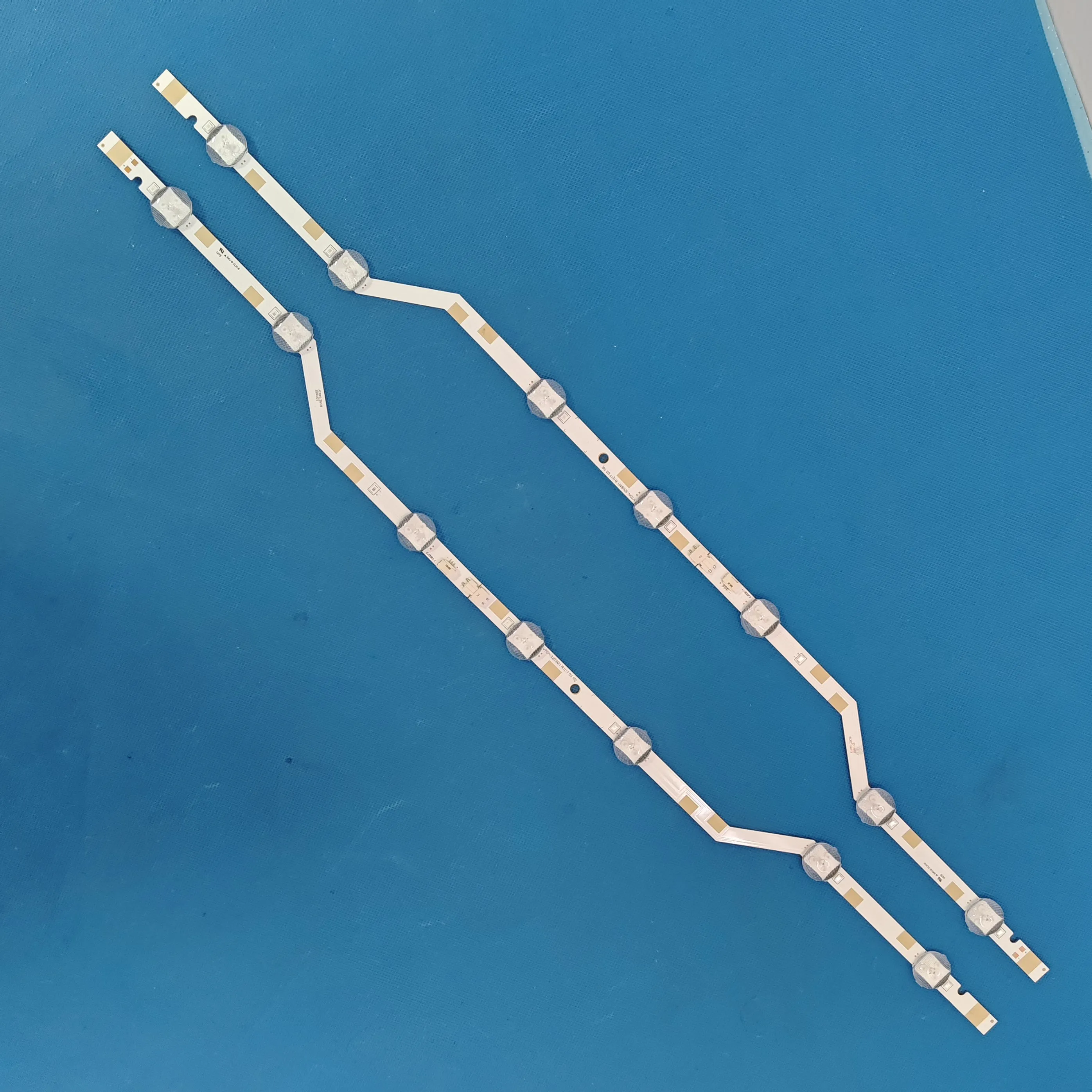 

2pcs 2017 SVS32 FHD FCOM 7LEDS REV1.0 170131 LM41 00420A 00495A CY JJ032BGLV7H UE32M5005AK UE32M5005AW UN32J5003BF UE32M5000AW