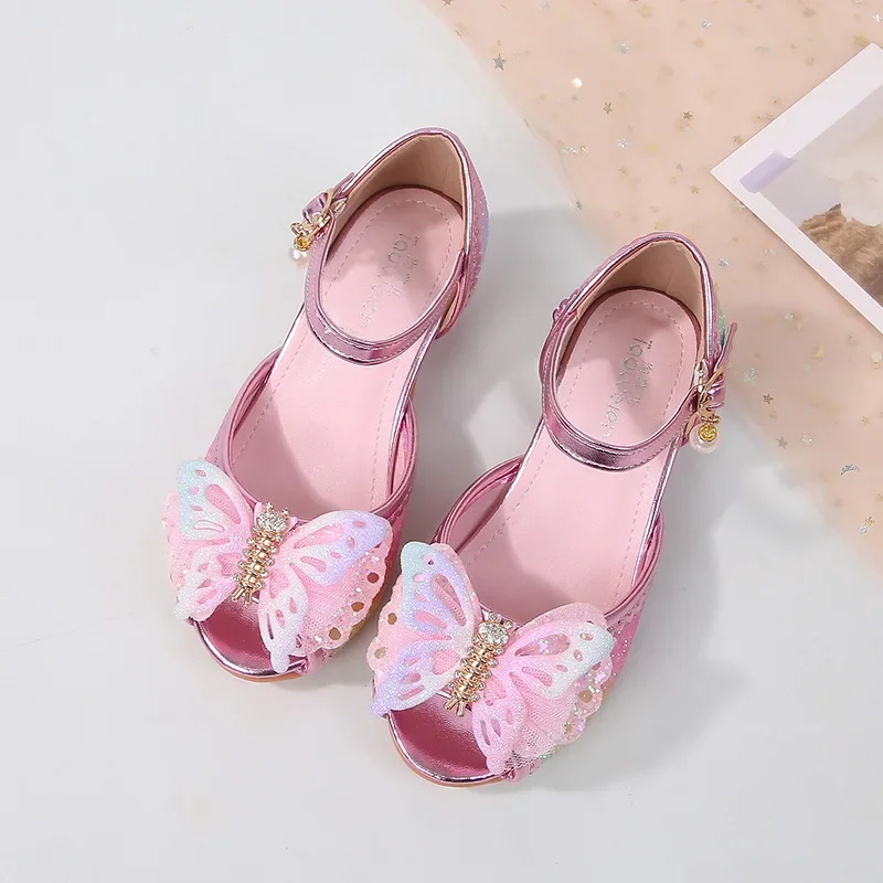 Nuevos zapatos elegantes de princesa para niña, Sandalias de tacón alto con mariposas y lentejuelas dulces, zapatos de fiesta para niños con punta abierta versátiles a la moda