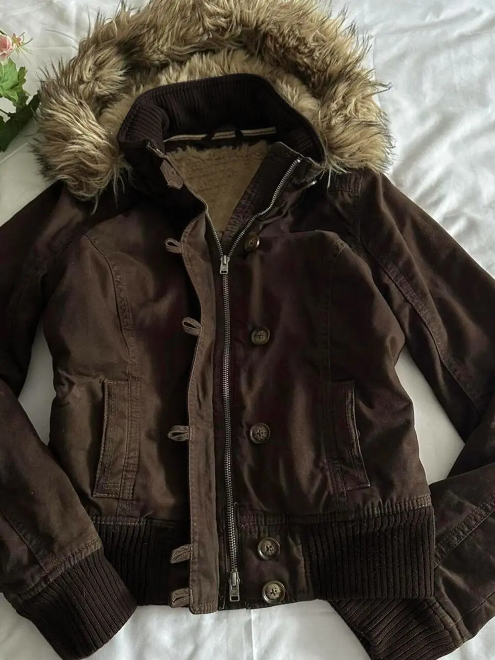 

Винтажная куртка с меховым воротником и капюшоном, осенне-зимняя новинка, нишевая тонкая куртка с талией в стиле ретро для женщин