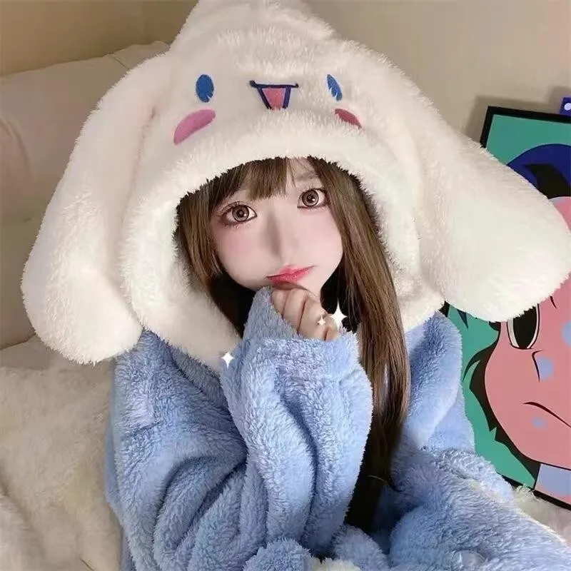 

Sanrio Winter Lovers Cartoon flannel bathrobe for men and women Kawaii Cinnamoroll nightgown is cinnamoroll thicker home wear