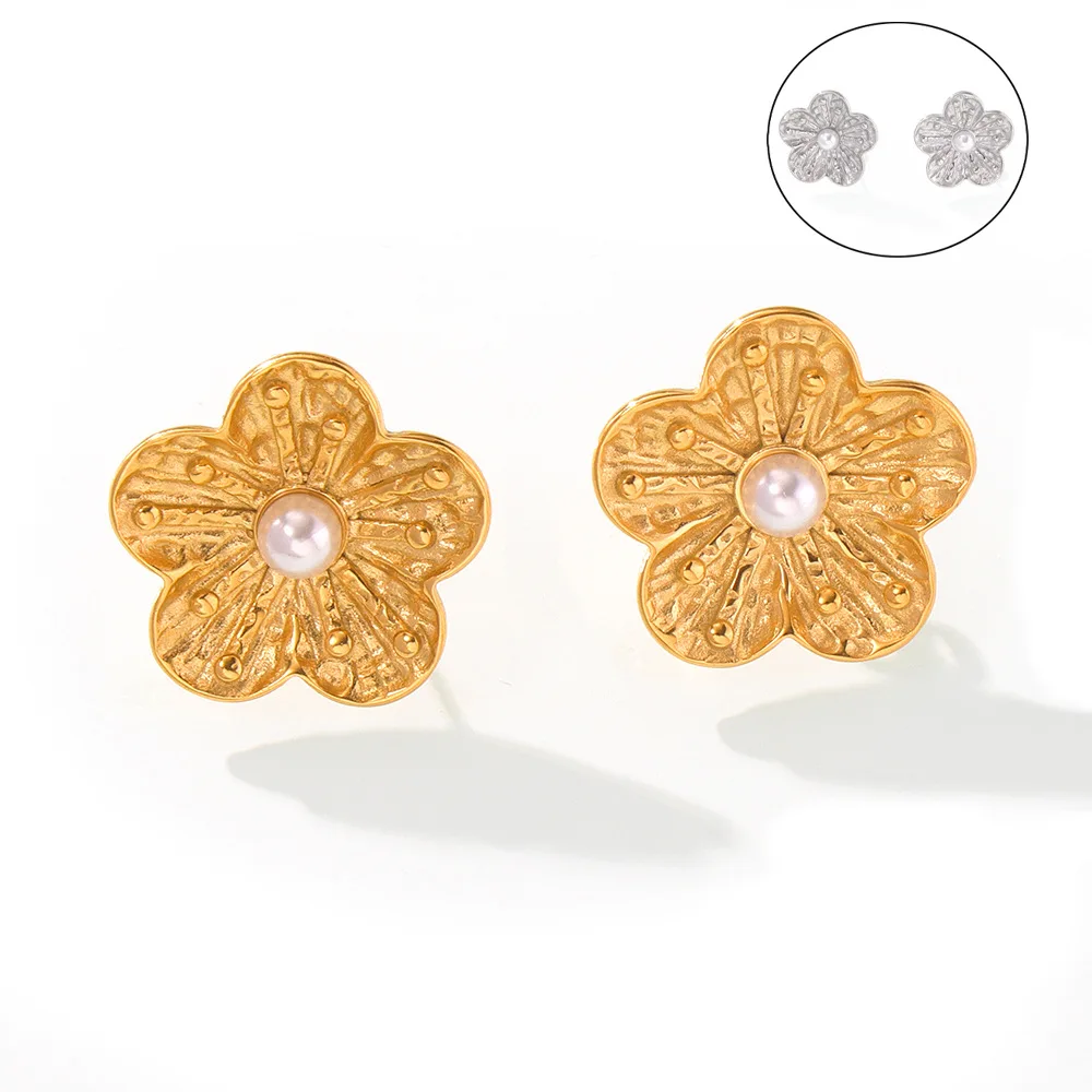 

Sleek and simple floral shape earrings Luxurious gold plated pearl stud earrings