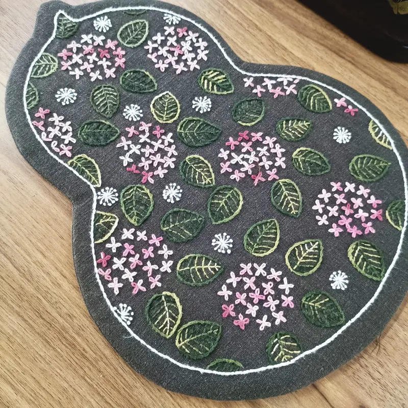 

DIY Sashiko Kit Calabash Gourd Design, Handmade Embroidery Tea Coaster / Table Mat with Preprinted Cotton Fabric, Self Stitch