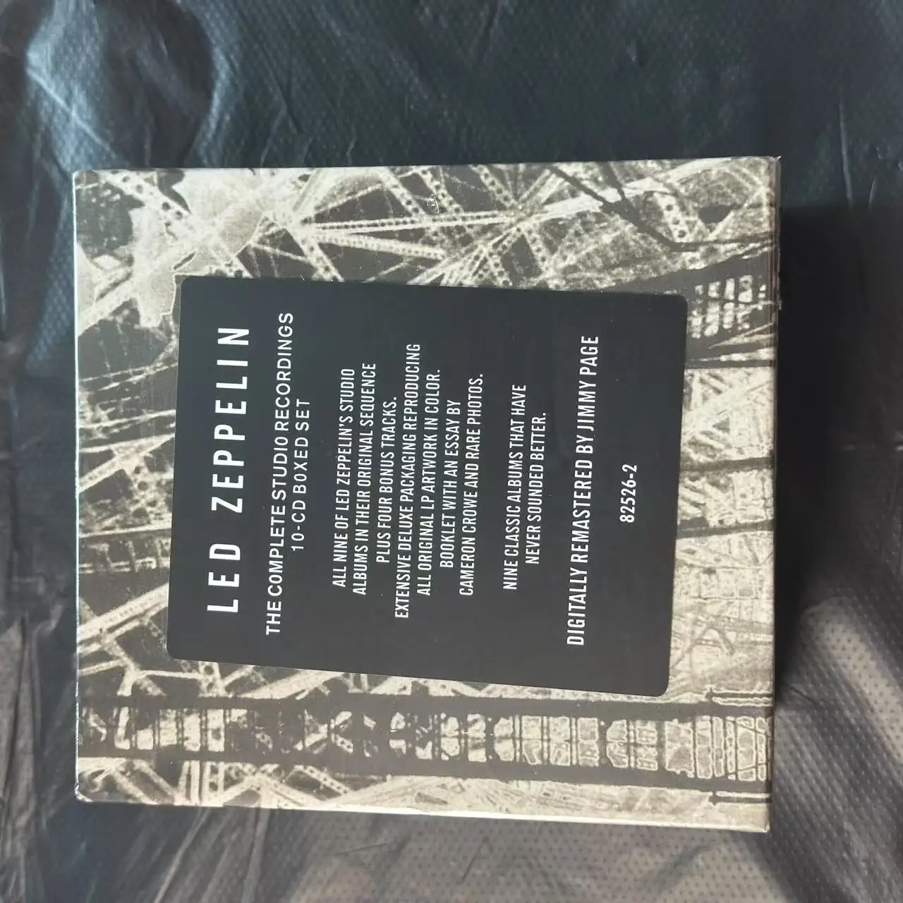 

Heavy Metal Band Complete Collection of European and American Rock Music 10CD Music Collection Gift Box