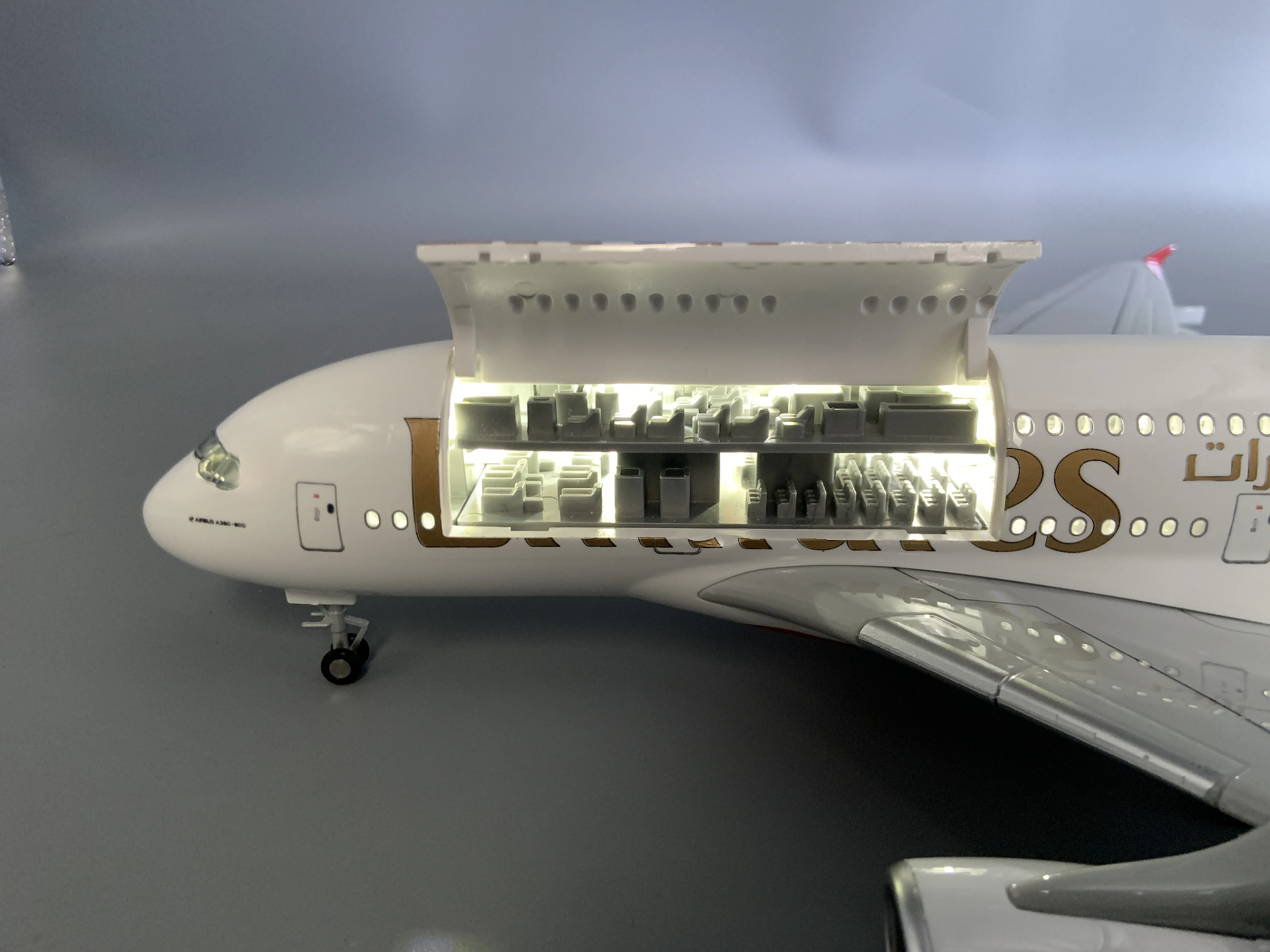 NEW Airbus A380 UAE/Emirates Model Plane 18 inchs Large Model Airplane Kits with LED Light(Touch or Sound Control)