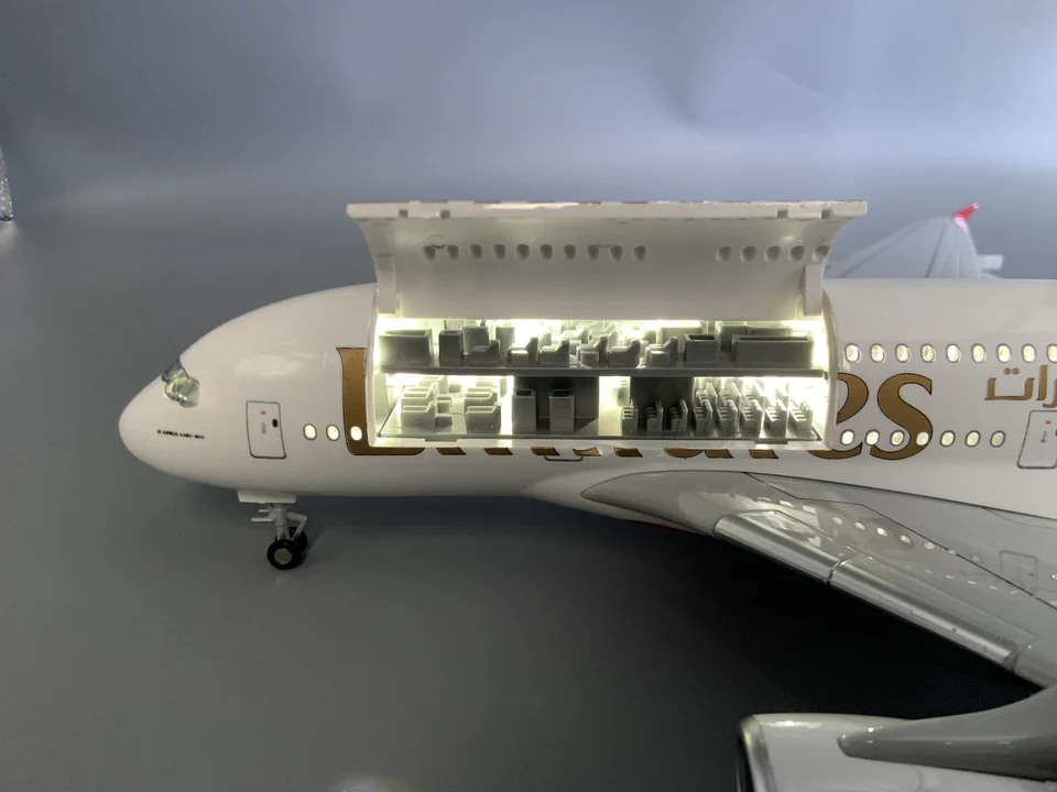 Aircraft Model　エミレーツ航空｜Airbus A380｜ライト点灯 NEW Airbus A380 UAE/Emirates Model Plane 18 inchs Large Model