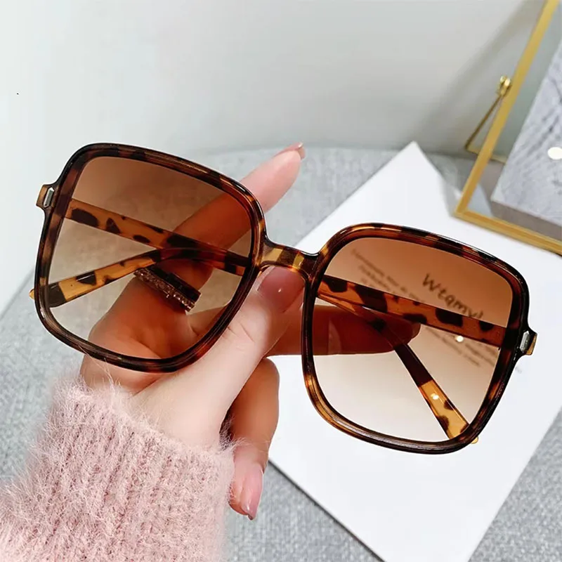 New Square Oversized Sunglasses Women's Fashion Popular Sun Glasses Men's Classic Vintage Eyewear UV400 Oculos De Sol