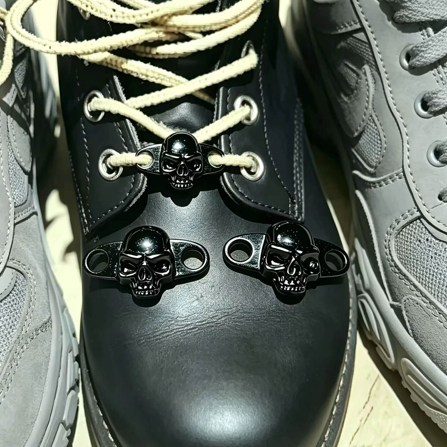 Pair of Skull Shoe Clips, Black Metal Shoelace Ornaments, Vintage Work Boot Additions, Punk Shoe Charms, Without Battery