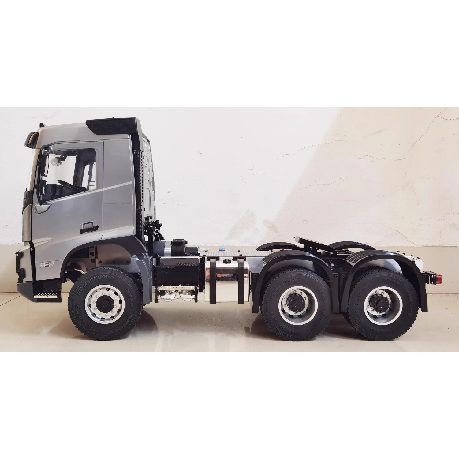 مزدوج E 6x4 RC مقطورة 1/14 E0130 RC جرار سبيكة محاكاة نموذج اللعب RTR مع لعبة سيارة التحكم عن بعد الهندسية الخفيفة