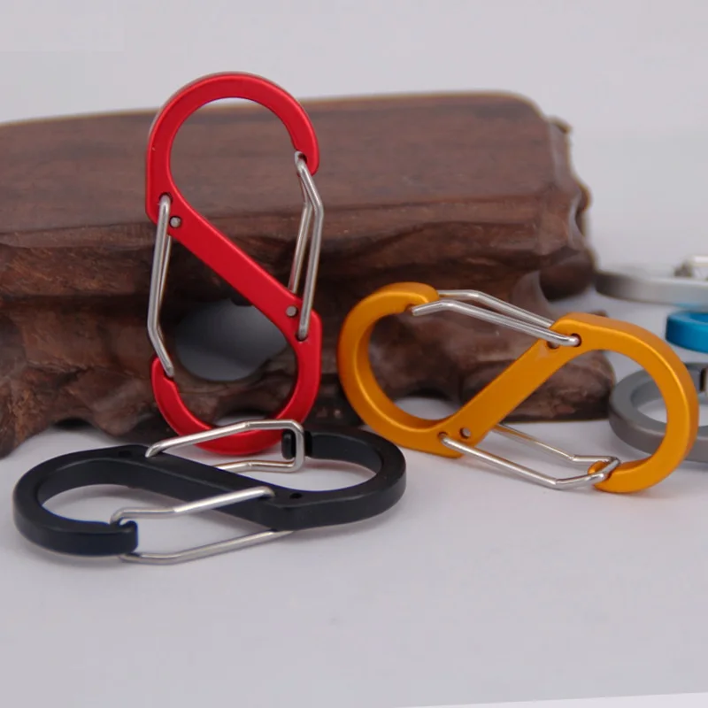 กลางแจ้ง Multi-Function Carabiner ขนาดเล็ก S-Shape Camping Survival เดินป่า Mountaineering กระเป๋าเป้สะพายหลังอลูมิเนียมหัวเข็มขัดสําหรับ KEY