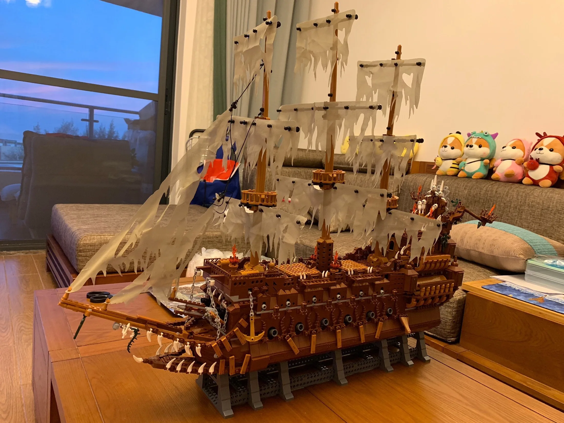 

Desktop Decoration Toys For Kids Holiday Gifts 3658PCS The Flying Dutchman Building Blocks Phantom Black Pearl Ship Model Bricks