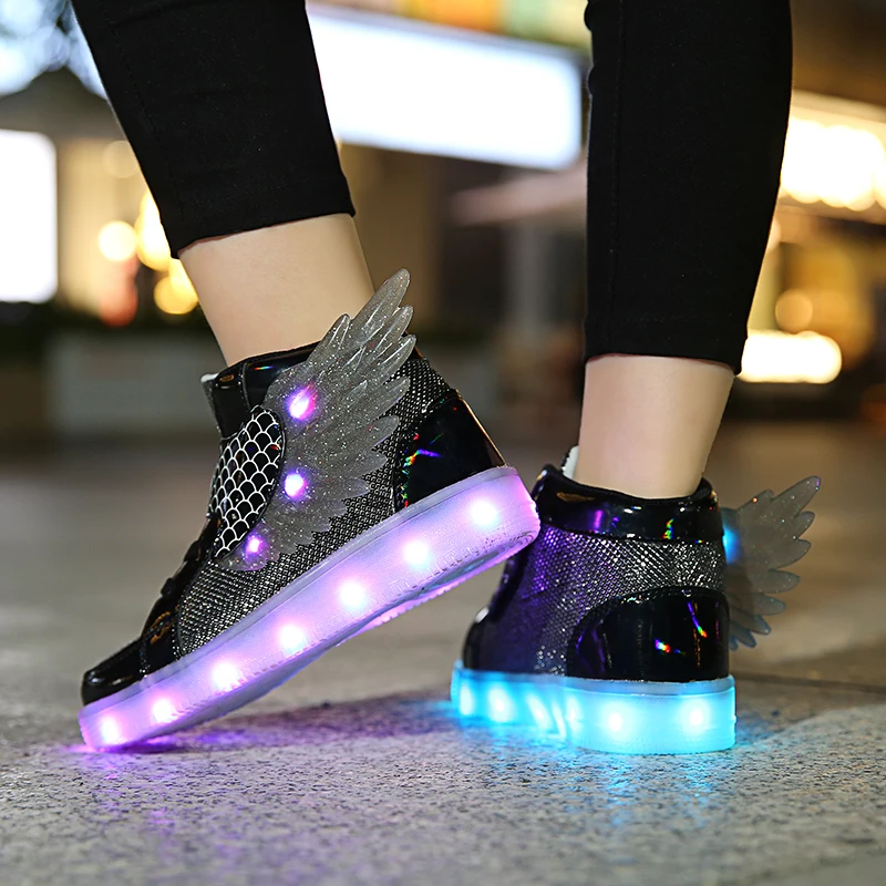 High Quality Children Luminous Glowing Wings Sneakers Black Pink LED Light Skate Shoes Kids Sport Shoes Boys Girls USB Charging