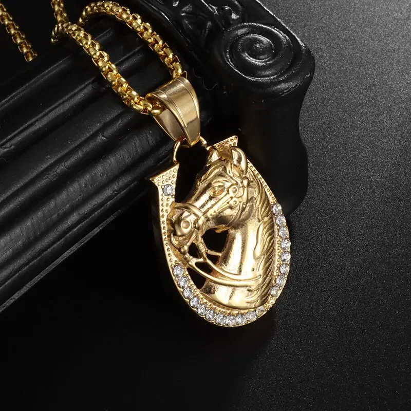 Hip Hop Ice Out Golden Horse Head Pendant Horseshoe Necklace for Men Personality Charm Fashion Rock Party Jewelry