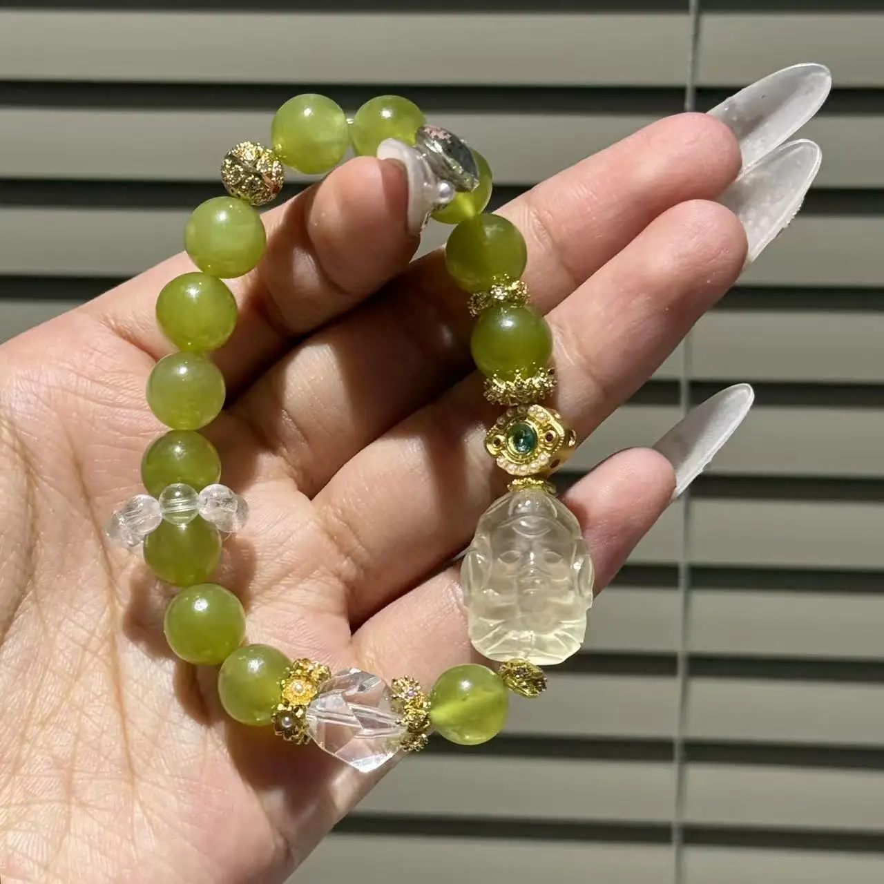 

Green Grape Milk Cap Crystal Bracelet, Original Design, Niche Style, Fresh Green, Fashionable Jewelry for Women, Gift