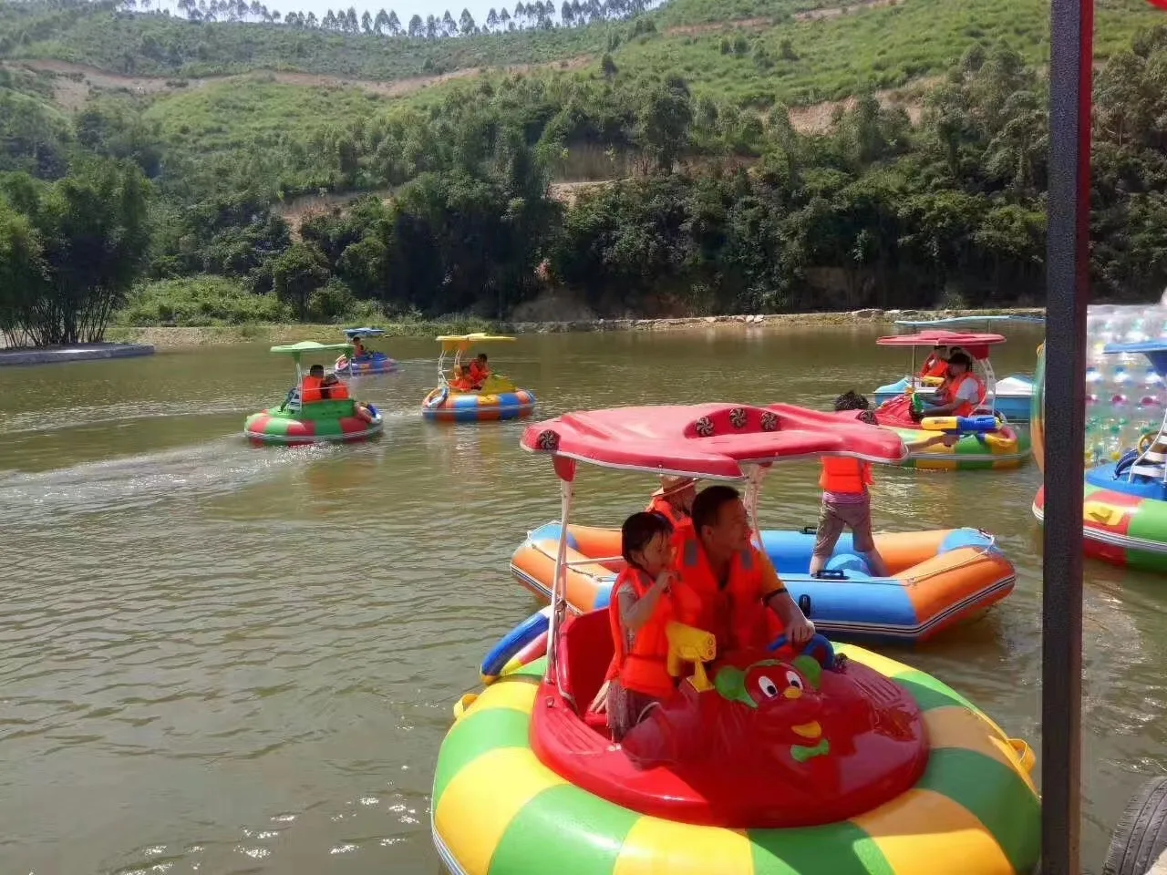Commercial Electric Inflatable Bumper Boat With Fiberglass 2 Person Seats 2.1m Diameter 5-6km/h Spee