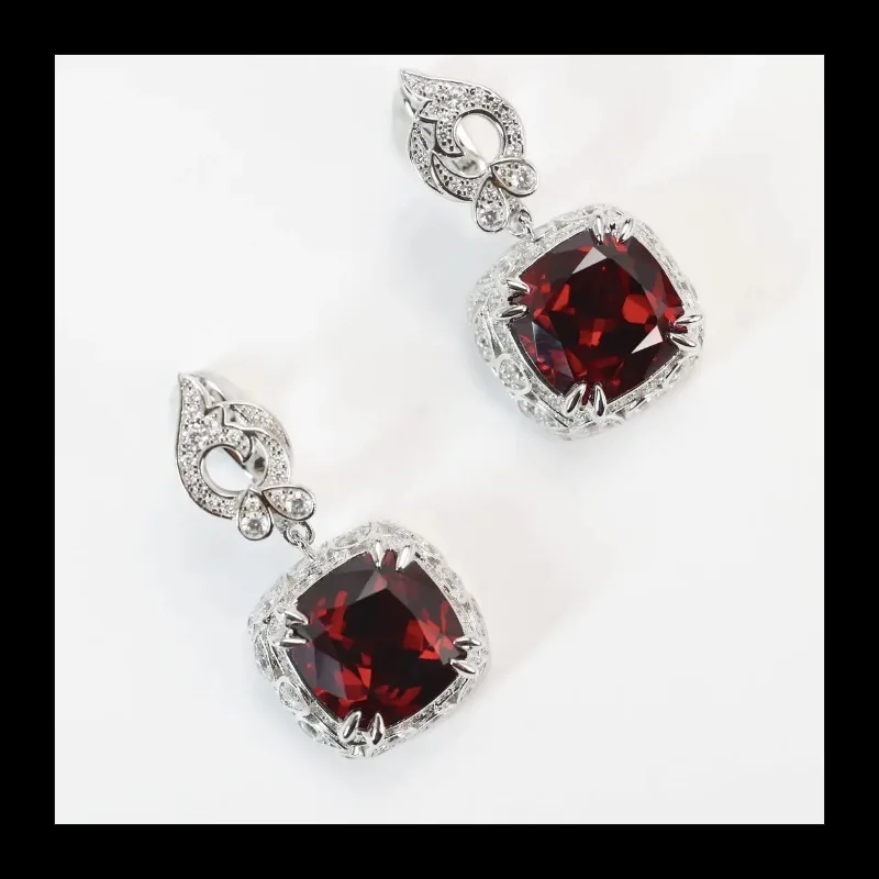 يوصي Xiaohongshu مائة طيور Chaofeng قلادة قلادة، سوبر فلاش عالية الكربون أقراط الماس، افتتاح الكنز اللون