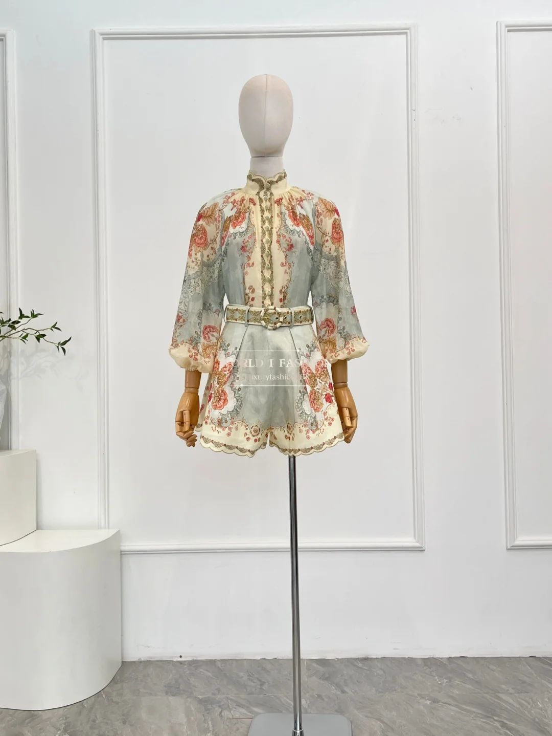 

Green Floral Print Long Sleeve Blouse Tops and Shorts Set