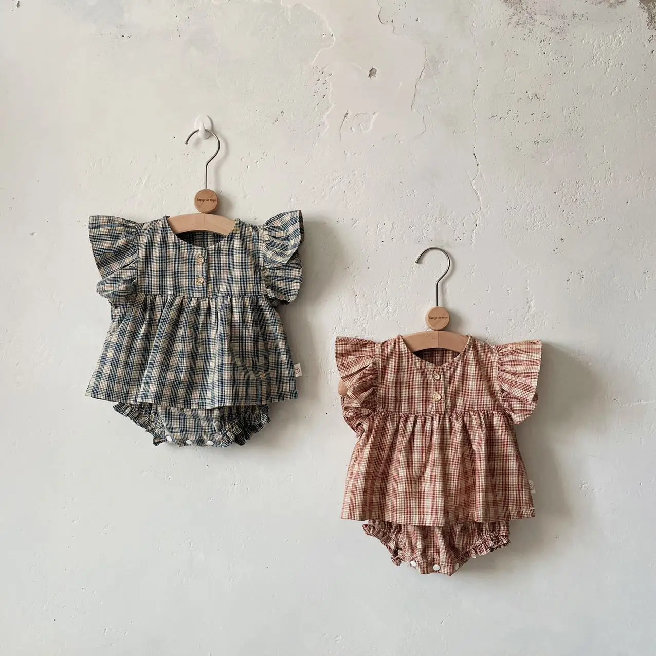 

Summer Baby Clothing Set Plaid Newborn Clothes Ruffle Tee and Bloomer 2PCS