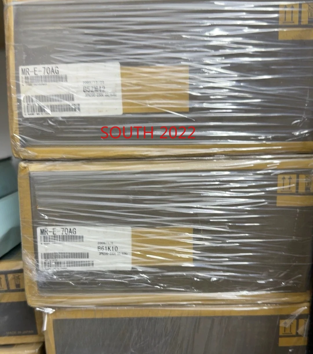 

NEW in Box MR-E-70AG MR-E-70AG-KH003 MR-E-100AG MR-E-100AG-KH003 MR-E-200AG-KH003 Servo Driver