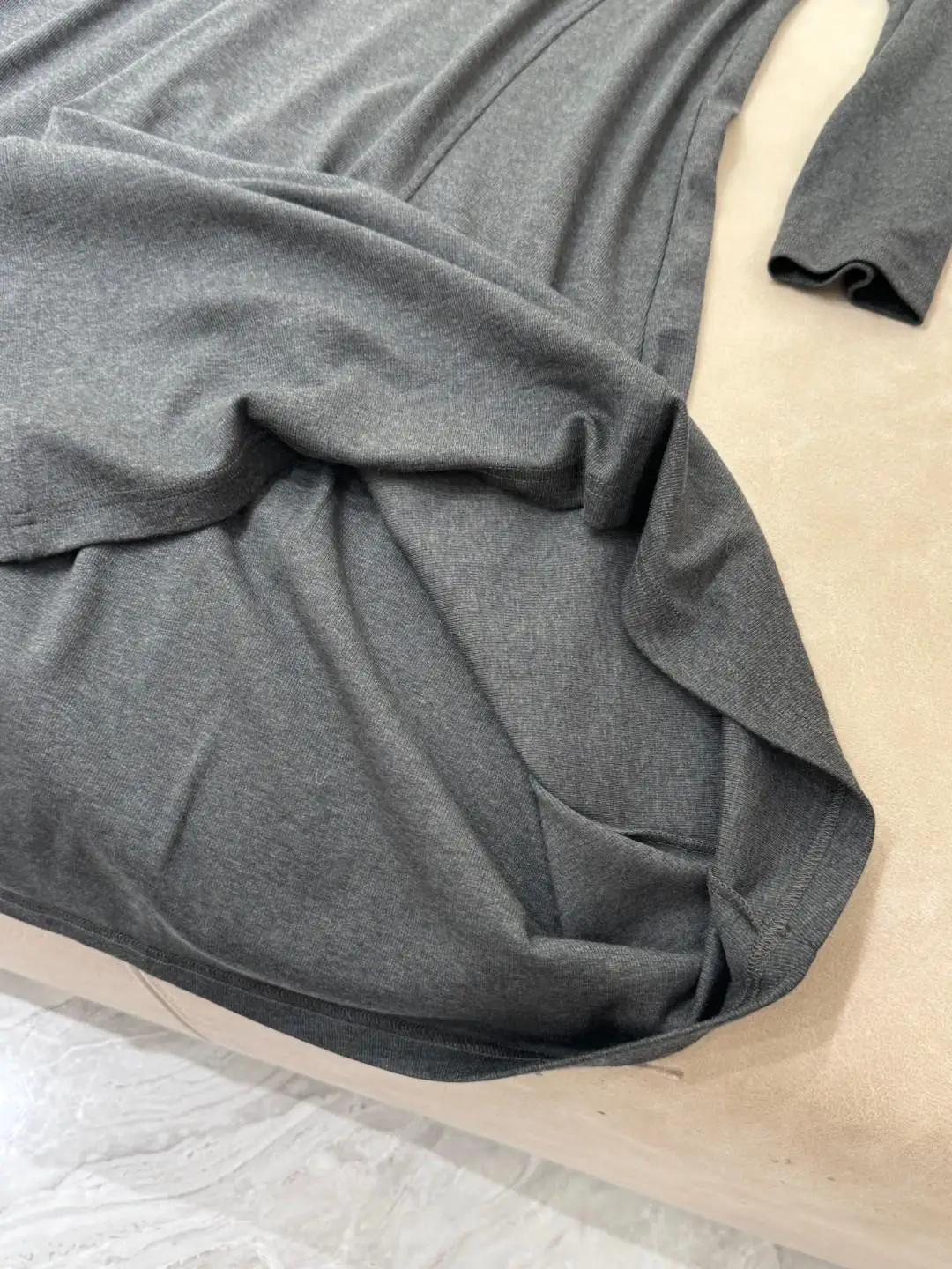 女性のメリノウールの多用途でファッショナブルなドレス