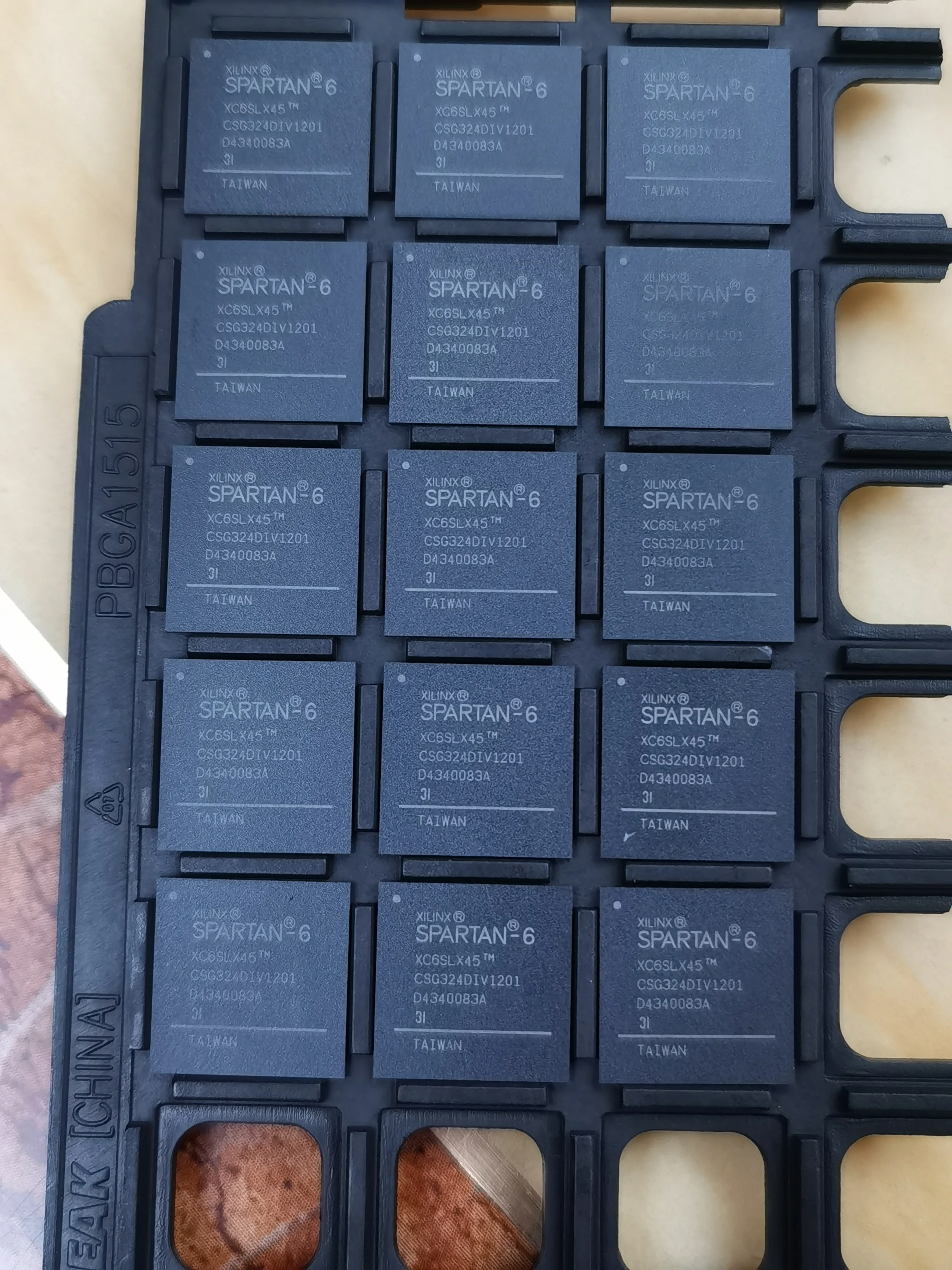 5 pcs/Lot xc6slx45 Original  XC6SLX45-CSG324  Field programmable gate array