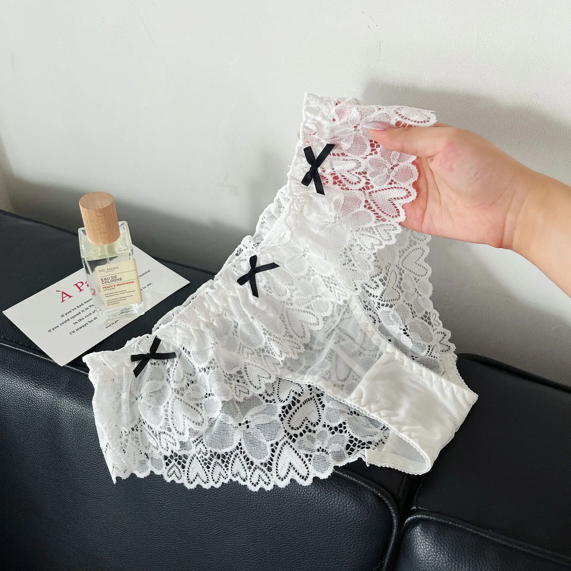 ملابس داخلية مثيرة من الدانتيل على الطراز الفرنسي للنساء قابلة للتنفس ومريحة، سراويل داخلية شاملة على شكل مثلث الورك، سراويل قصيرة منخفضة الخصر