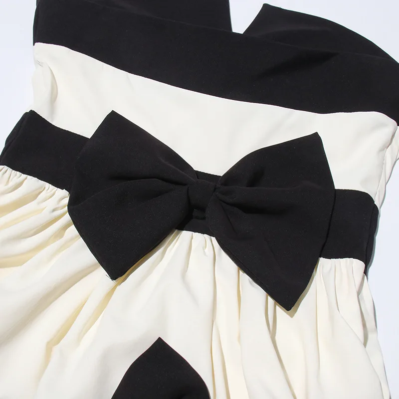 HKSH فستان نسائي صيفي جديد أنيق بدون حمالات مخطط بألوان متباينة مزين بفيونكة على شكل حرف a مطوي أنيق فساتين مثيرة HK9038