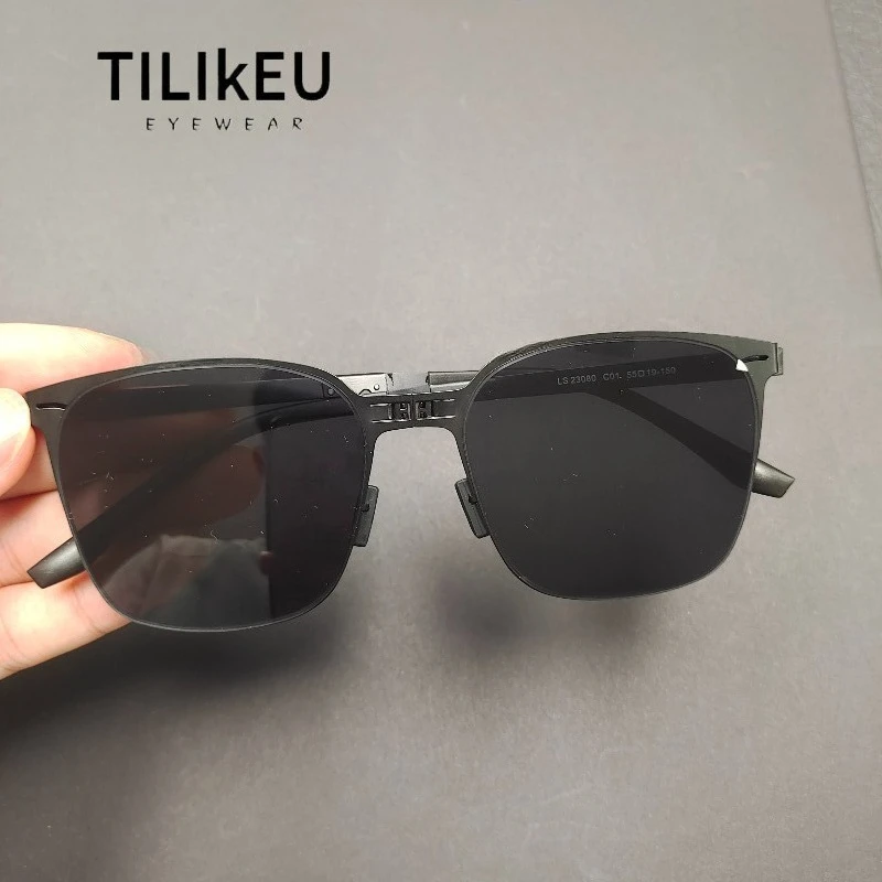 New Titanium Alloy Folding Sunglasses Ultralight Thin Side Fashion Square Folding Eyeglasses Frames Men's Outdoor Sunshade UV400