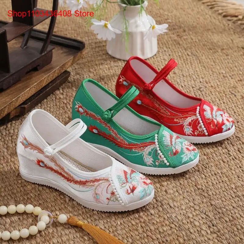 New Style Inner Heightening Round Toe Old Beijing Cloth Shoes Heavy Industry Gold Thread Hanfu Embroidered Shoes