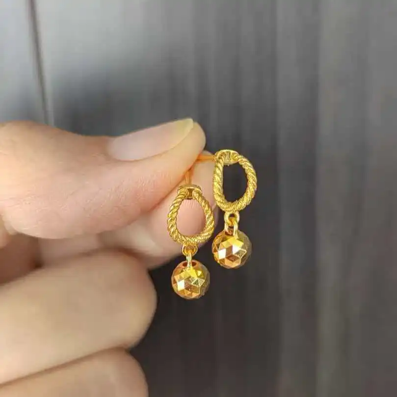 

Маленькие и яркие серьги-гвоздики с подковой и бусинами для женщин, 24K золото AU999, подчеркивают тон кожи и придают лицу сияние.