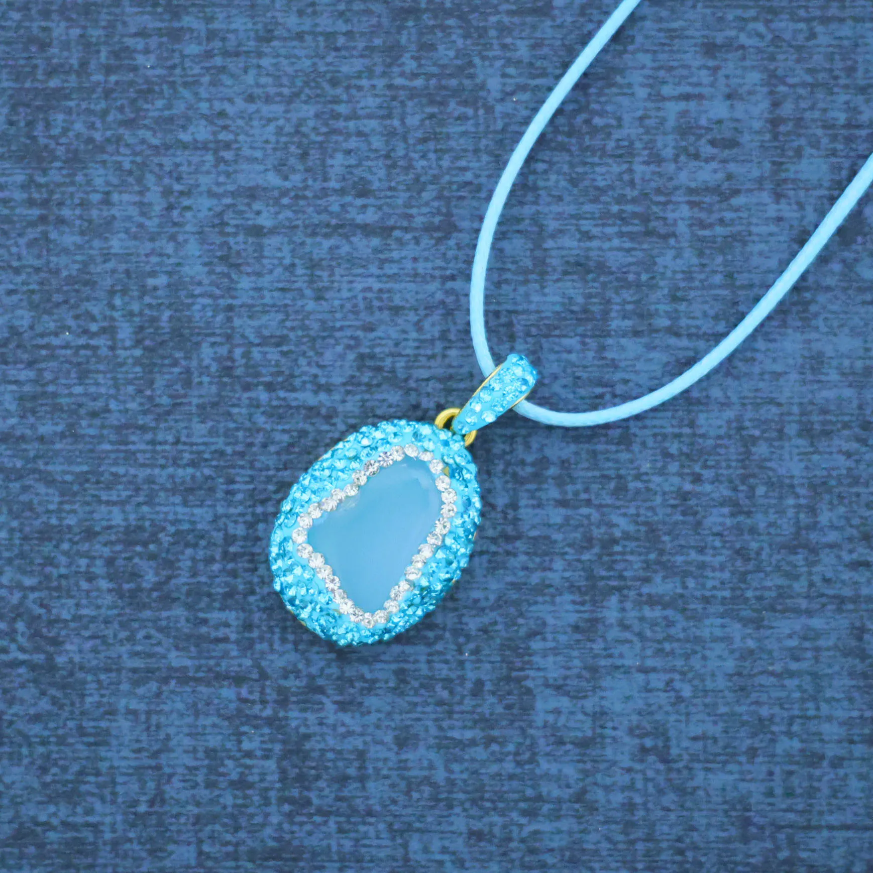 DIY accessories Natural blue chalcedony raw ore special-shaped inlay natural blue crystal handmade design jewelry crystal three-