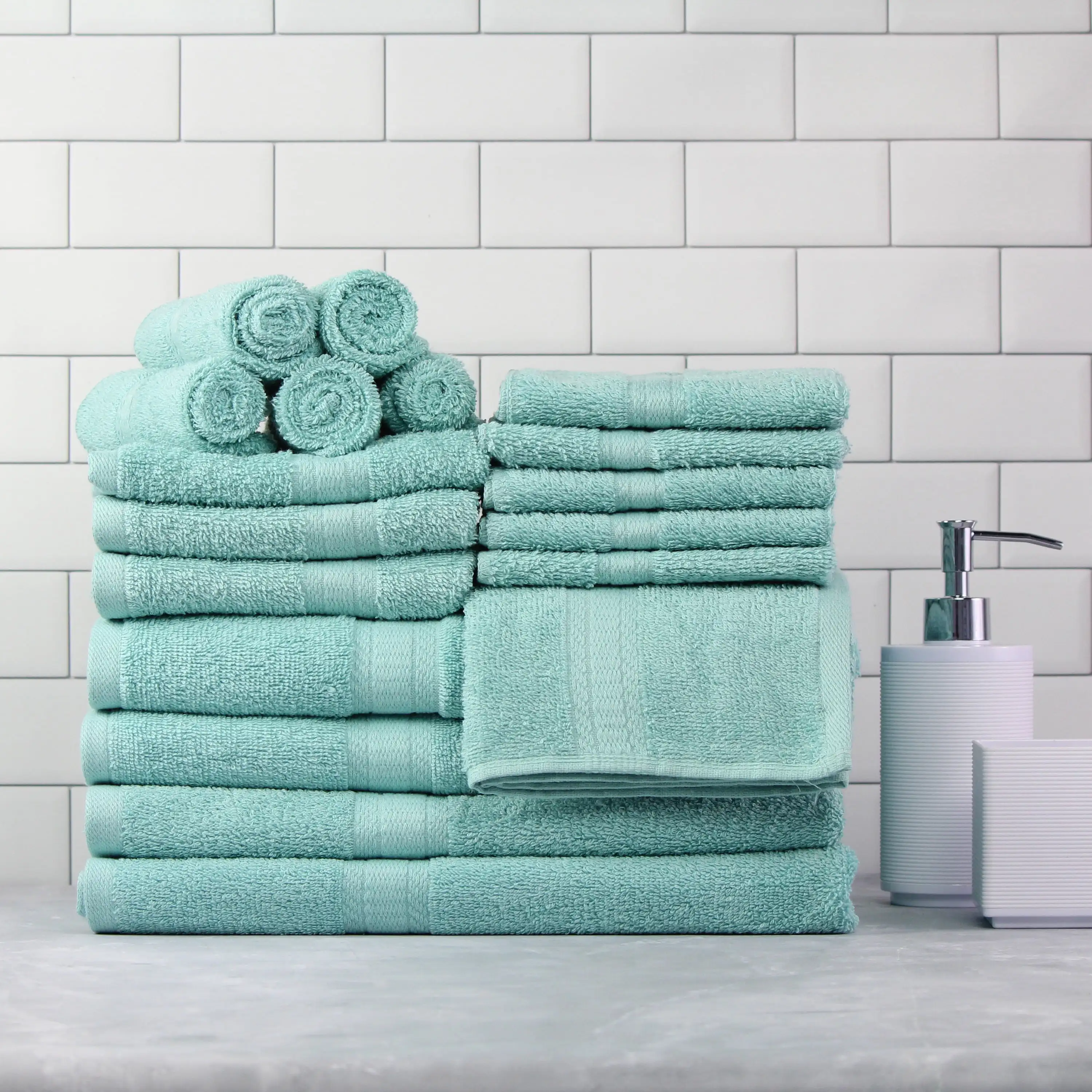 18 Piece 100% Cotton Towel Set 4 Bath 4 Hand and 10 Washcloths Super Soft and Highly Absorbent Basic Solid Towel Set