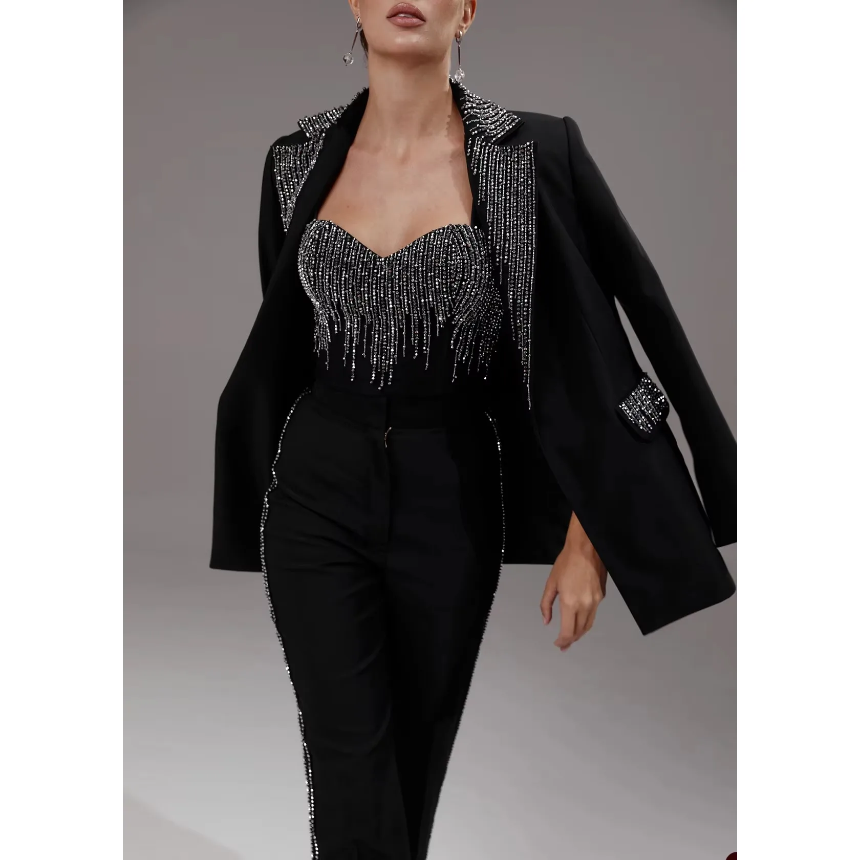 Женские брючные костюмы с блестками, приталенный блейзер для девочек, комплект из 3-х предметов, индивидуальный пиджак ручной работы с бусинами для женской вечеринки, выпускного вечера, свадебной одежды