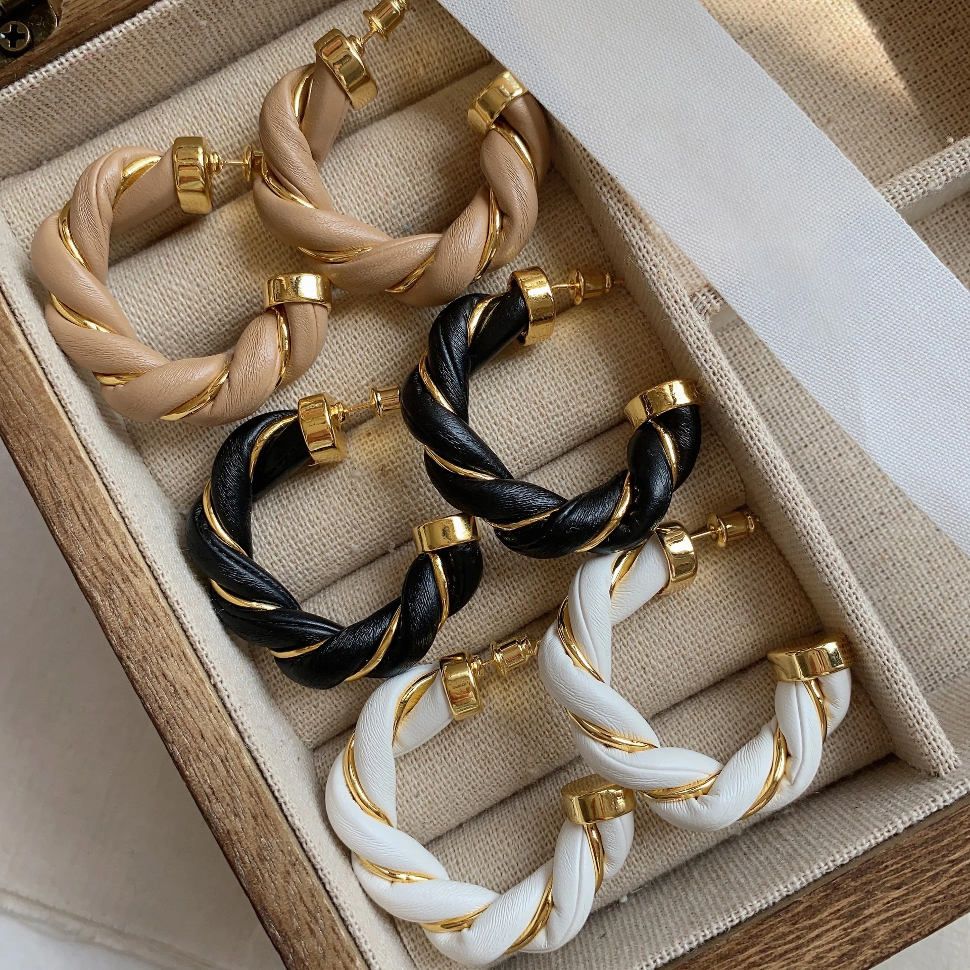 

Trendy Vintage geometry Leather twisted flower earrings for women's girl gift Party Jewelry accessory