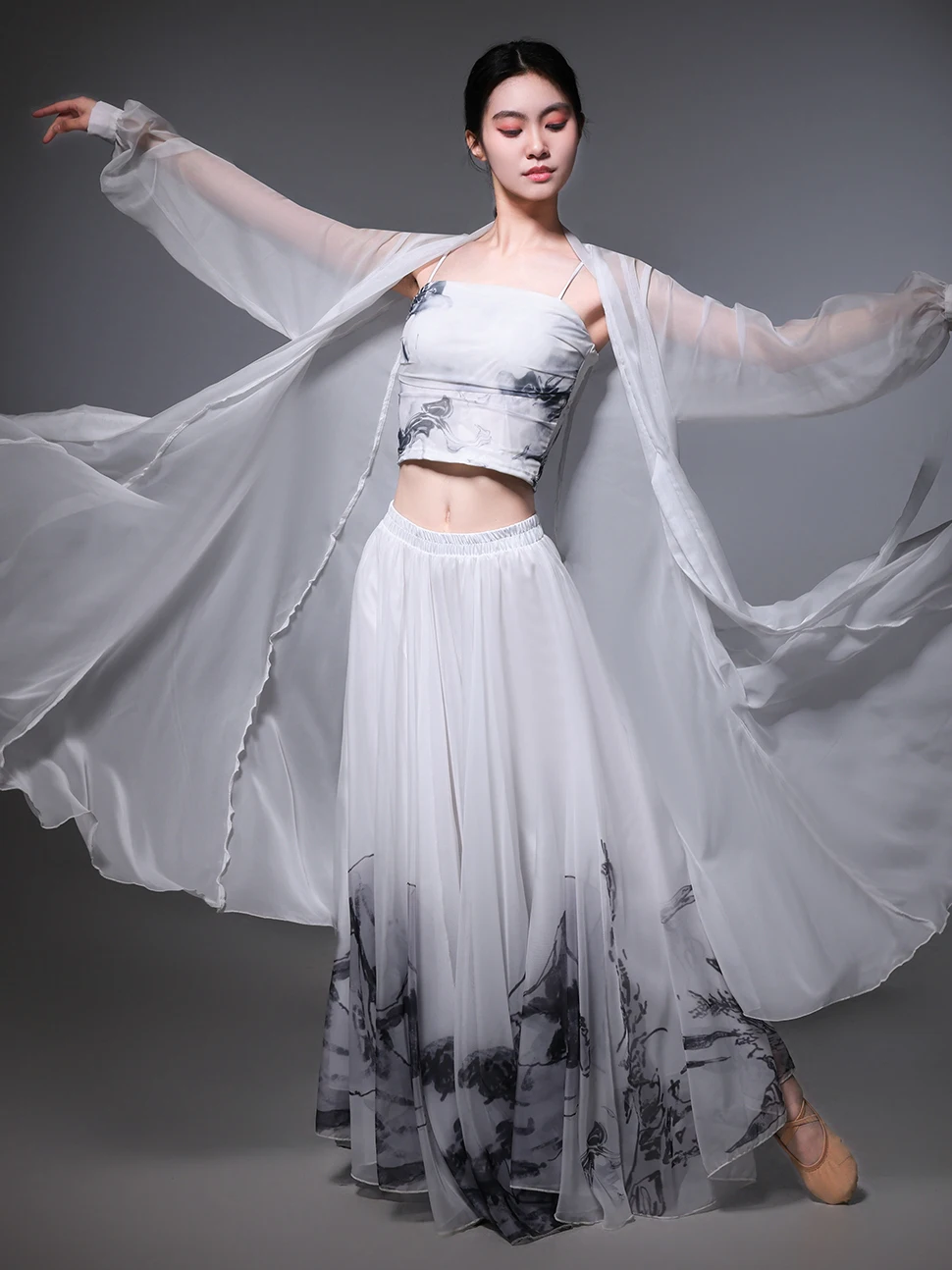 

Elegant Long Gradient Open Cardigan Skirt Classical Dance Performance Costume Women's Ethnic Stage Outfit Spring 2026
