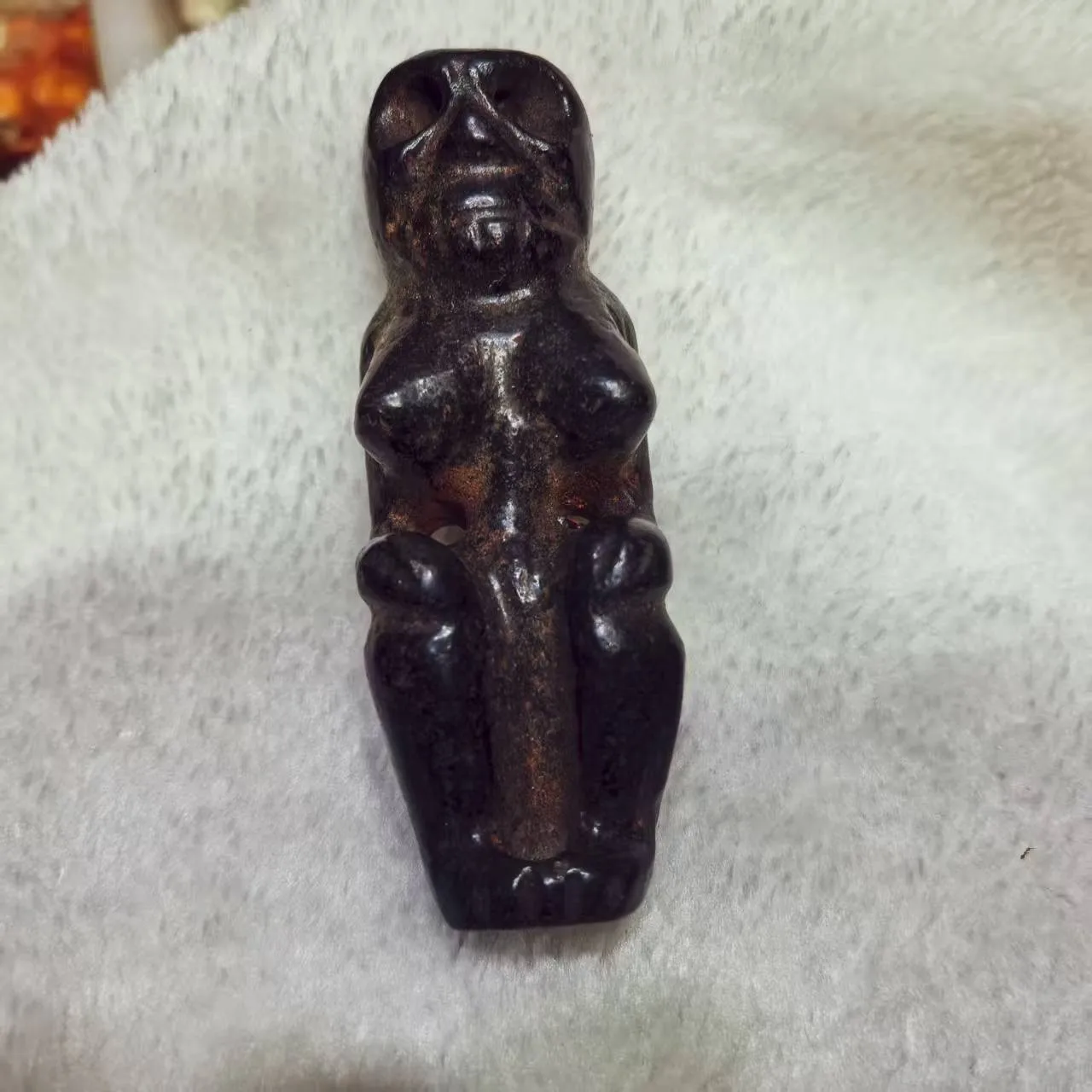 An unusual person patterned meteorite carving of Hongshan culture B