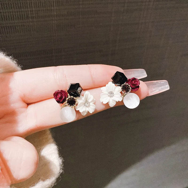 أقراط هندسية كورية من الراتنج الأكريليك أقراط بسيطة مستوحاة من الزهور النادرة للنساء والفتيات مجوهرات الحفلات