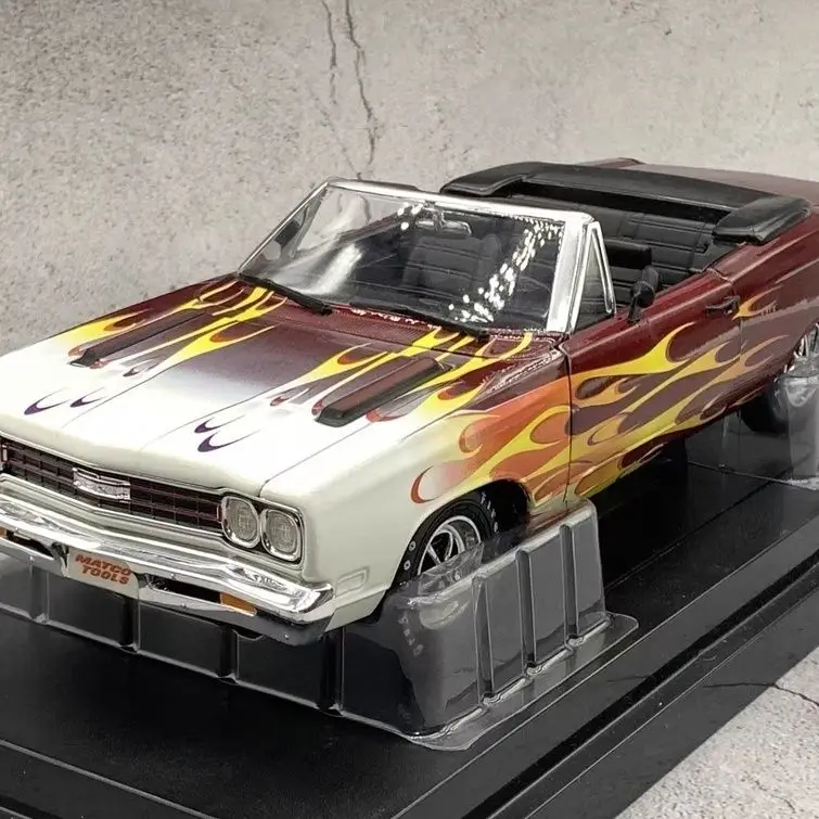 

ERTL Antioch 1/18 1969 Plymouth GTX 440 Alloy Car Model