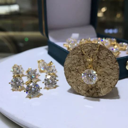 

18k karat gold pendants for women 9mm moissanite pendant au750 jewelry