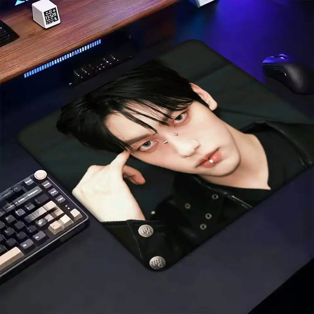 1pc Sänger S-Soobin Mousepad Kleine LockEdge Für Gamer Computer Schreibtisch Pad Rechteckige Anti-slip Gummi