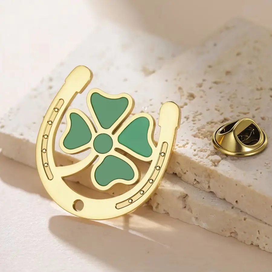 Dawapara buena suerte herradura trébol verde broche Pins Trinity Knot Triquetra símbolo de felicidad joyería irlandesa de acero inoxidable