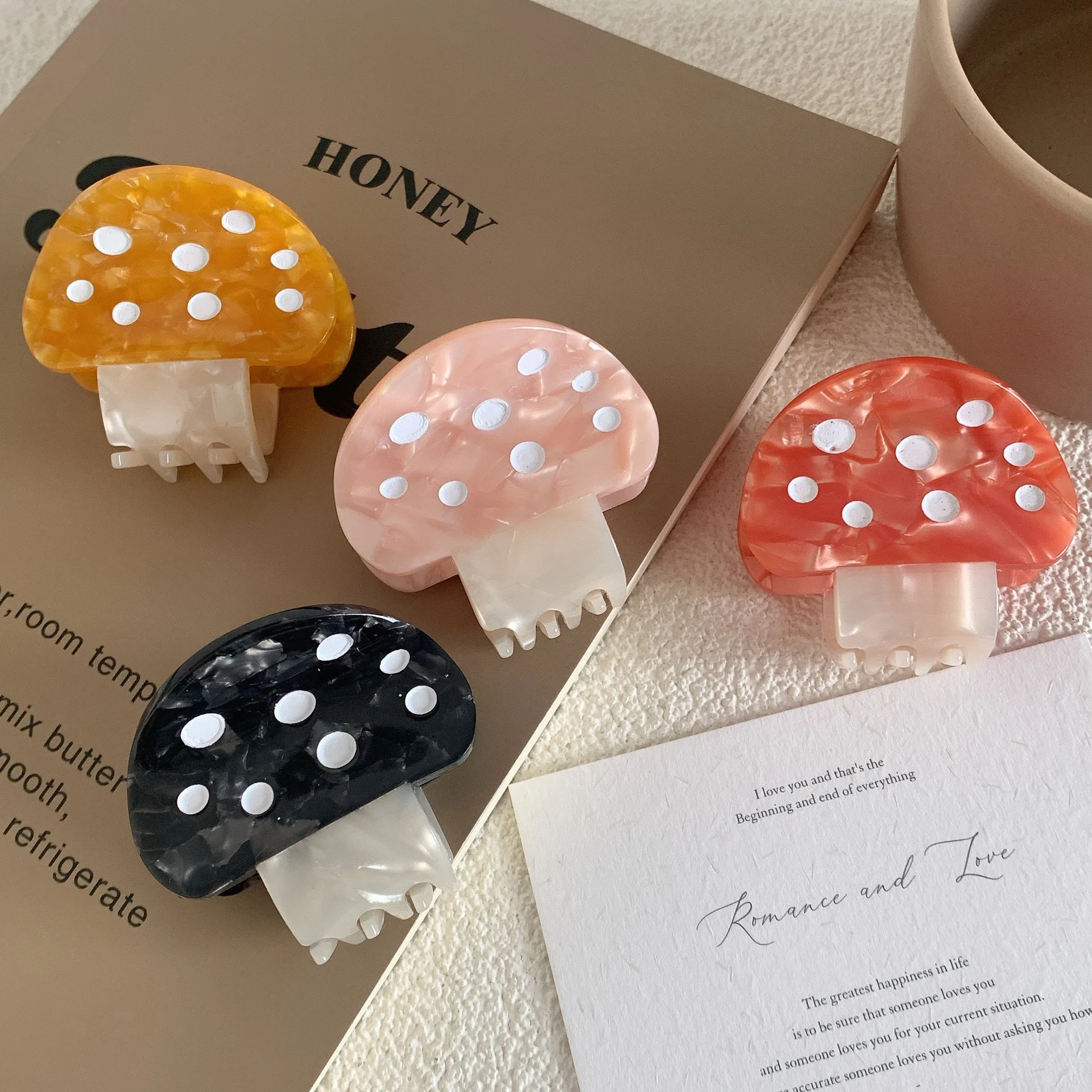Essigsäure-Haarspange für Damen, niedlich, modisch, Pilz-Clip, kleine frische Halteklammer, kleine Haar-Accessoires