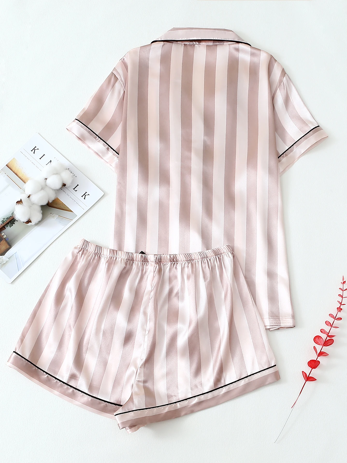 Two-Piece Satin Striped Lapel Button-Down Short-Sleeve Top with Pockets and Bow Shorts Spring/Summer Women's Pajamas Loungewear Set Suitable for Home Use