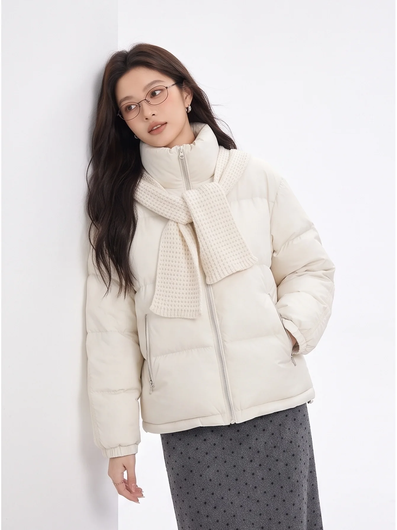 Warmth And Style: a Korean Gentle Winter Short Puffer Jacket with Stand Collar And Knitted Hat Loose Fitting Bread Style Dura...