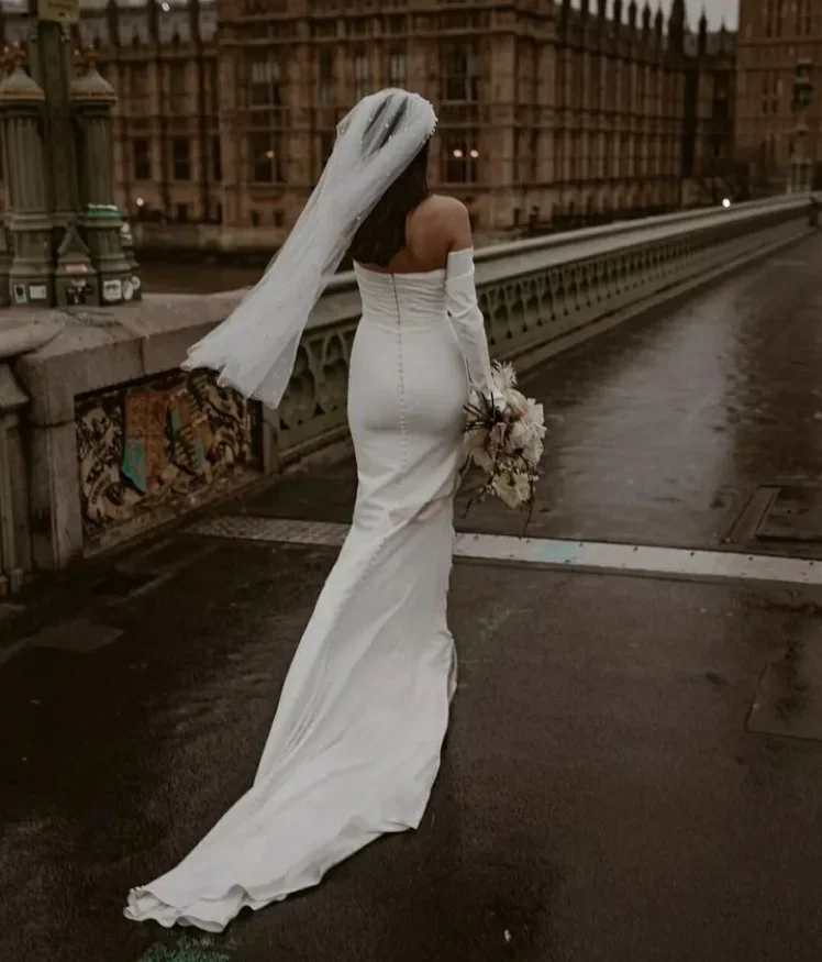 Robes de mariée sirène à encolure bateau personnalisées avec train de cour, robes de mariée en tulle à volants, magnifiques patients, 2024