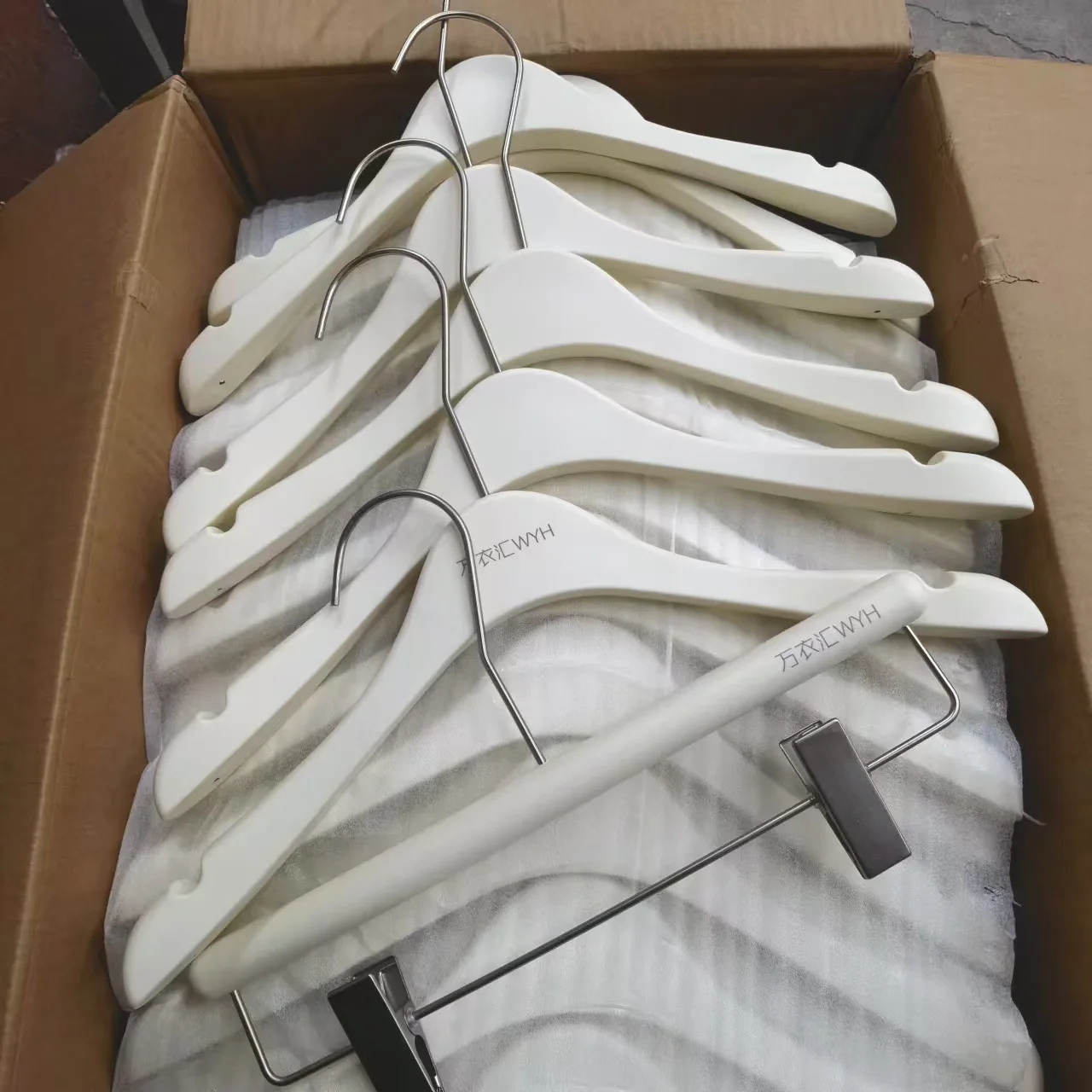 Home & Garden Thickened Korean Clothes Hanger, Milk White Clothing Store Trouser Clip, Non-Slip, Traceless, Customized LOGO