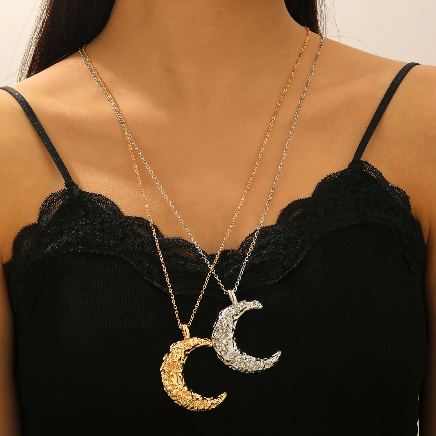 Geometric Charming Crescent Moon Lava Fold Concave-convex Light Luxury Necklace for Women Fashion Jewelry Minimalist Accessories