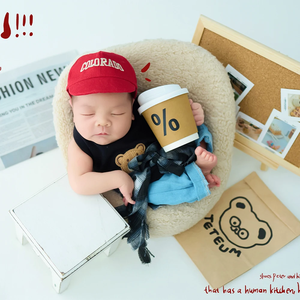Conjunto de adereços para fotografia de recém-nascidos, chapéu vermelho + roupas de bebê menino, copo de café, estúdio, tema de bebê, adereços de decoração de cena