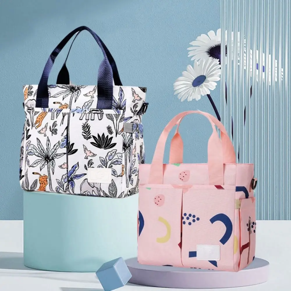 حقيبة الأم المطبوعة الأنيقة ذات سعة كبيرة وحقيبة حفاضات الأطفال خفيفة الوزن ومقاومة للماء للعناية بالطفل للأطفال